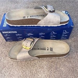 Madrid Big Buckle Washed Matallic rose Gold size 7